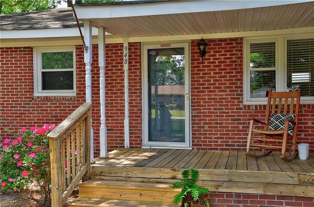 948 Hollywood DR, Chesapeake, VA 23320
