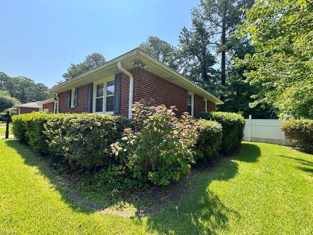 1819 Hunters TRL, Norfolk, VA 23518