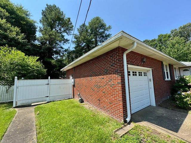 1819 Hunters TRL, Norfolk, VA 23518