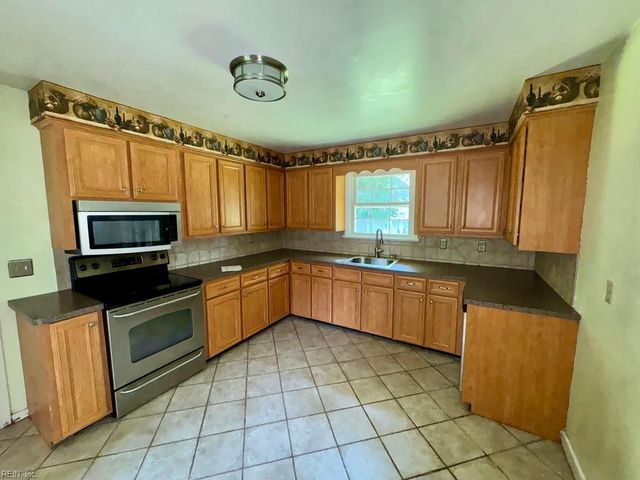 1819 Hunters TRL, Norfolk, VA 23518