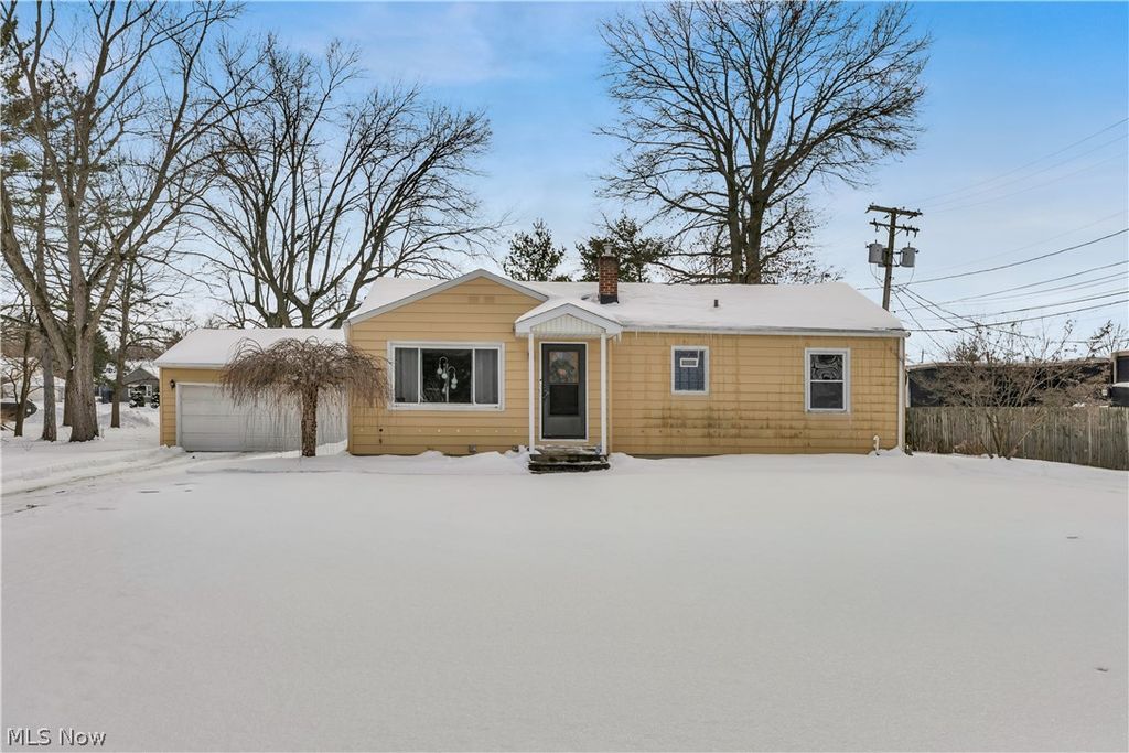 46 Ohlin Drive, New Middletown, OH 44442