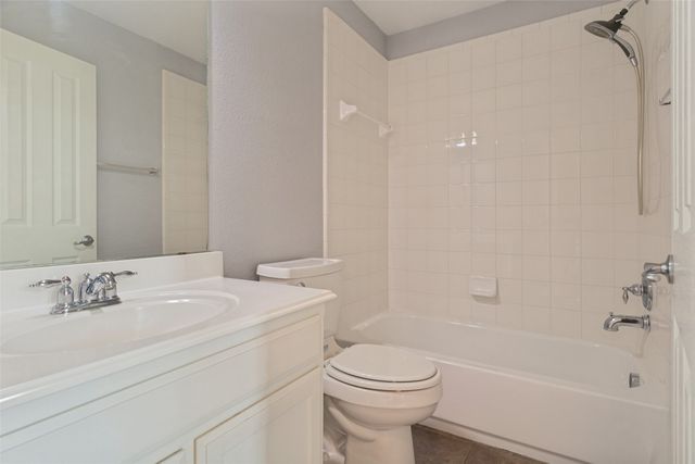 1021 Honeysuckle, Grapevine, TX 76051