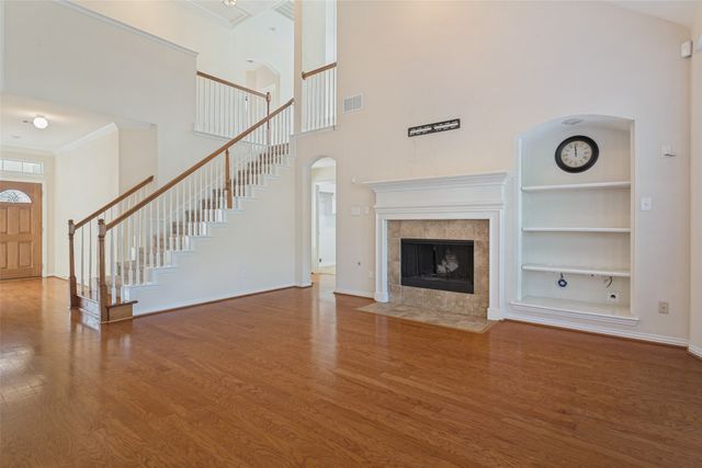 1021 Honeysuckle, Grapevine, TX 76051