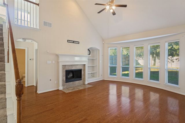 1021 Honeysuckle, Grapevine, TX 76051