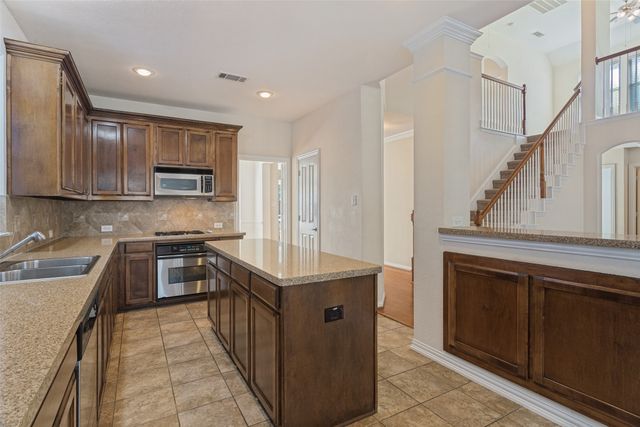 1021 Honeysuckle, Grapevine, TX 76051