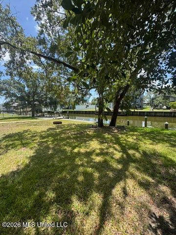 4069 Robin Street, Bay Saint Louis, MS 39520