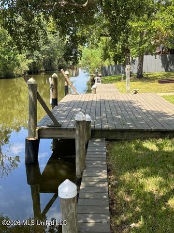 4069 Robin Street, Bay Saint Louis, MS 39520