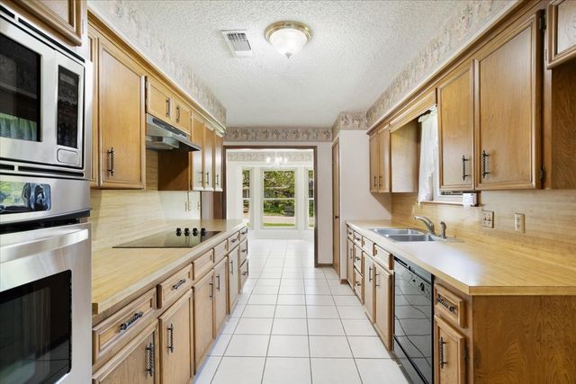 1621 Idlewood Drive, Sherman, TX 75092