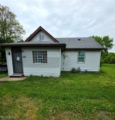 6270 Fairview Road, Austintown, OH 44515