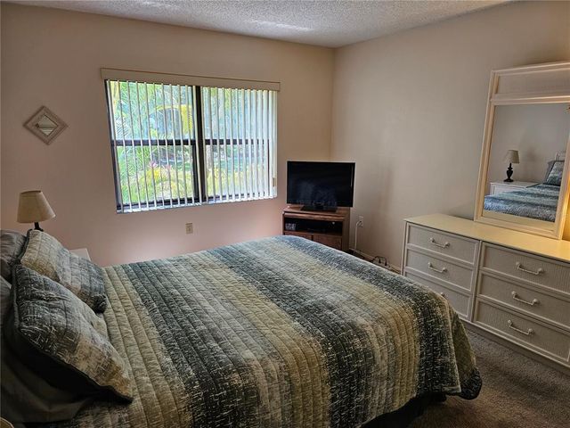 425 30TH AVENUE W C104, Bradenton, FL 34205