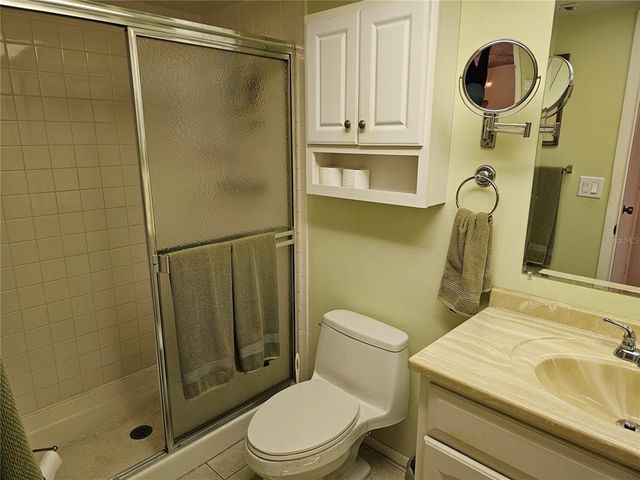425 30TH AVENUE W C104, Bradenton, FL 34205