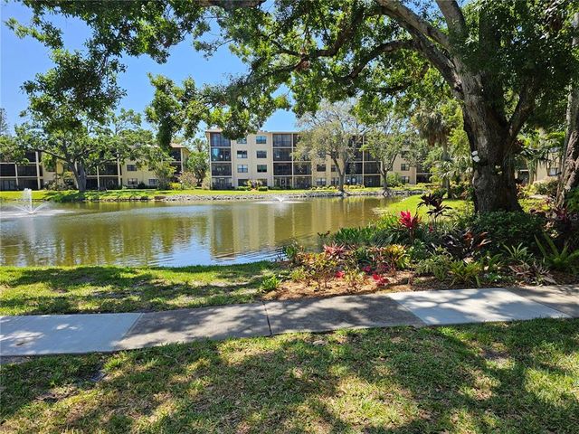 425 30TH AVENUE W C104, Bradenton, FL 34205