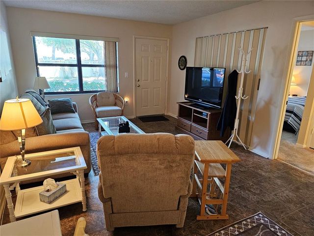 425 30TH AVENUE W C104, Bradenton, FL 34205