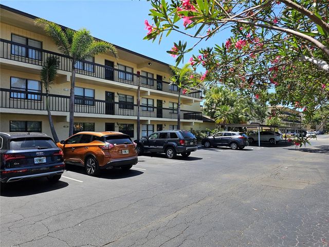 425 30TH AVENUE W C104, Bradenton, FL 34205