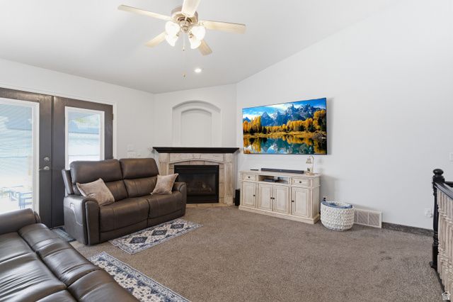 1174 W 1395 N, Clinton, UT 84015