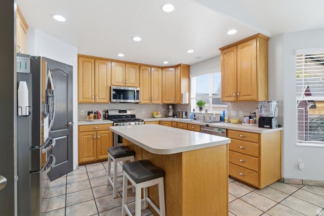 1174 W 1395 N, Clinton, UT 84015