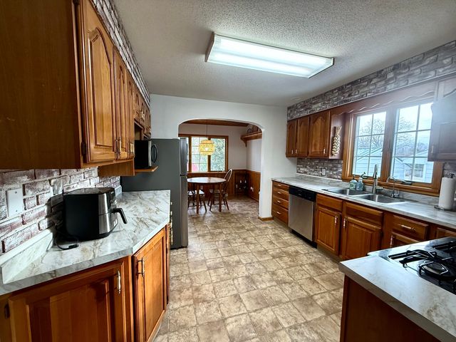 51 Clarskson Avenue, Massena, NY 13662