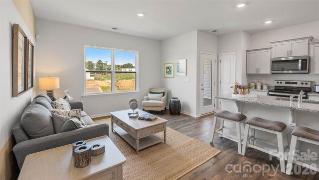 18 Caroline Valley Lane, Hendersonville, NC 28792