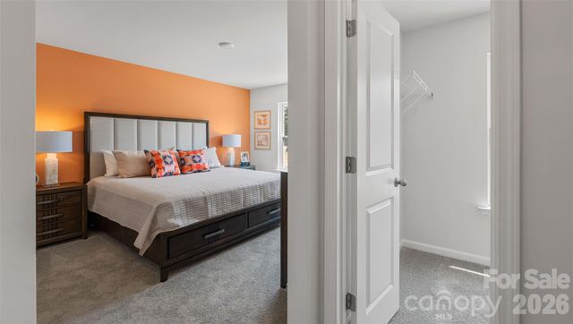 18 Caroline Valley Lane, Hendersonville, NC 28792