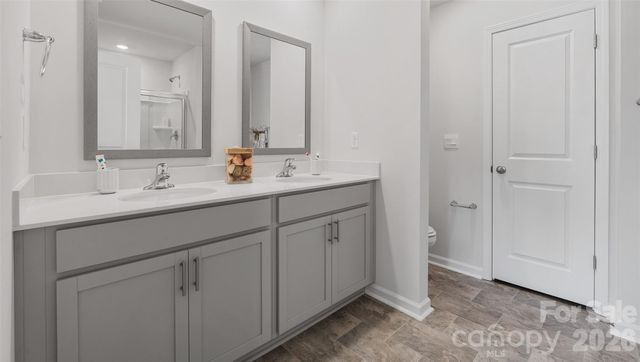 18 Caroline Valley Lane, Hendersonville, NC 28792