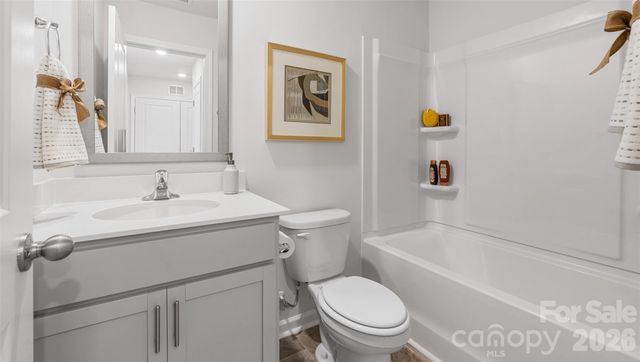 18 Caroline Valley Lane, Hendersonville, NC 28792