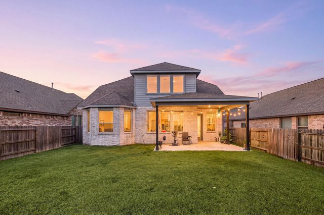 419 Amistad Court, Webster, TX 77598