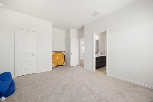 419 Amistad Court, Webster, TX 77598