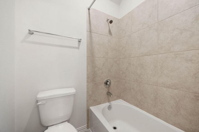 419 Amistad Court, Webster, TX 77598