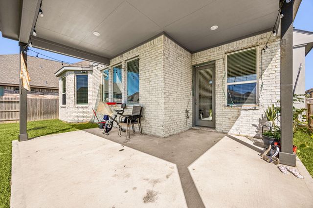 419 Amistad Court, Webster, TX 77598
