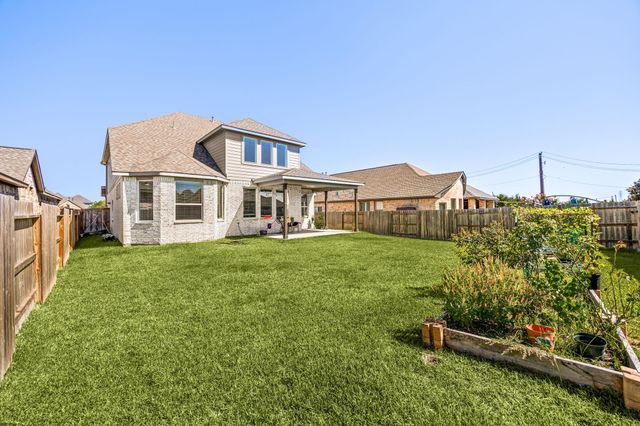 419 Amistad Court, Webster, TX 77598