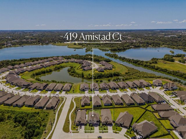 419 Amistad Court, Webster, TX 77598