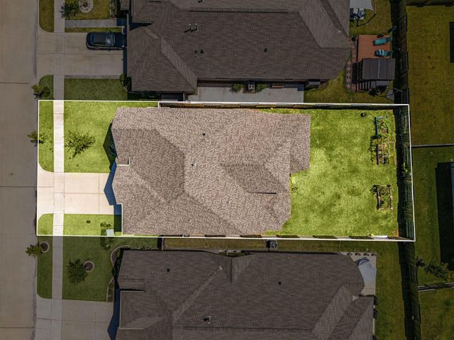 419 Amistad Court, Webster, TX 77598
