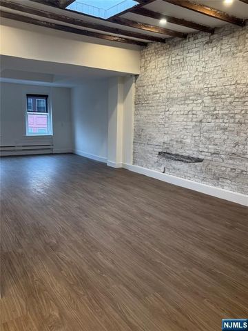 7 E Ridgewood Avenue 3rd Floor, Ridgewood, NJ 07450