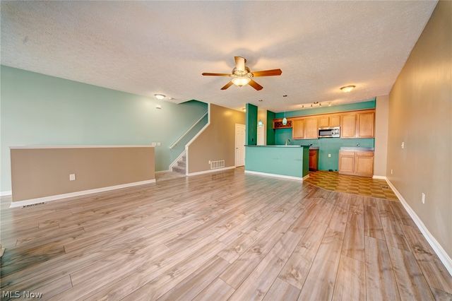 1210 E Chapman Lane 6, Medina, OH 44256