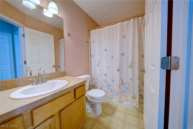 1210 E Chapman Lane 6, Medina, OH 44256