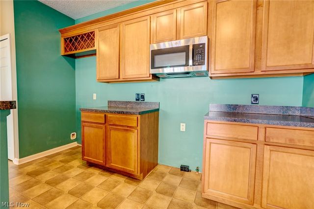 1210 E Chapman Lane 6, Medina, OH 44256