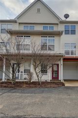 1210 E Chapman Lane 6, Medina, OH 44256