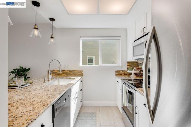 25084 Vista Greens Ct, Hayward, CA 94541