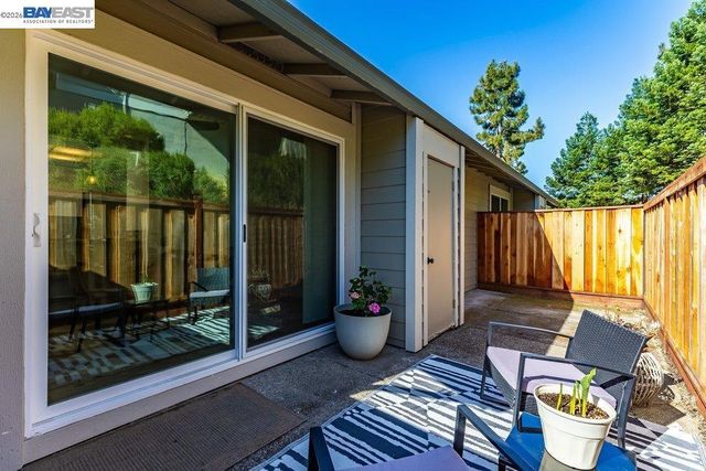25084 Vista Greens Ct, Hayward, CA 94541