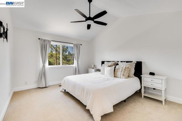 25084 Vista Greens Ct, Hayward, CA 94541
