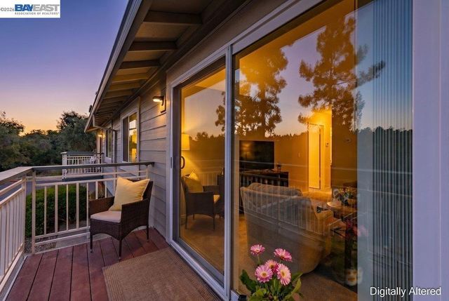 25084 Vista Greens Ct, Hayward, CA 94541