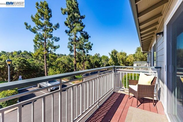 25084 Vista Greens Ct, Hayward, CA 94541