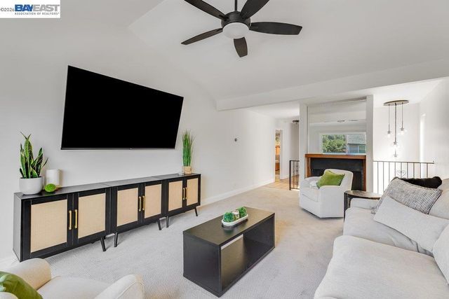 25084 Vista Greens Ct, Hayward, CA 94541