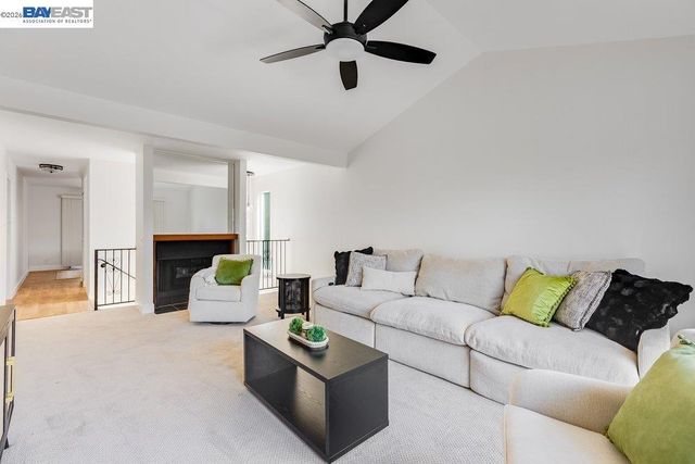 25084 Vista Greens Ct, Hayward, CA 94541