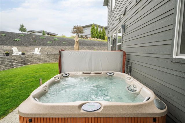 20409 E Happy Trails Ln, Otis Orchards, WA 99027