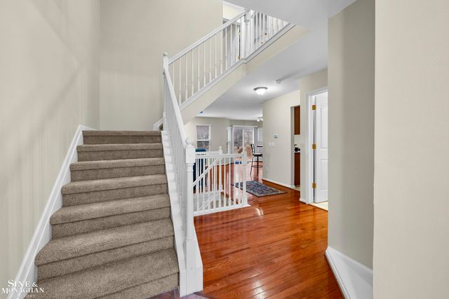 8136 Springdale Drive, White Lake, MI 48386