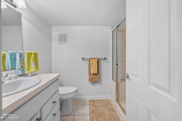 8136 Springdale Drive, White Lake, MI 48386