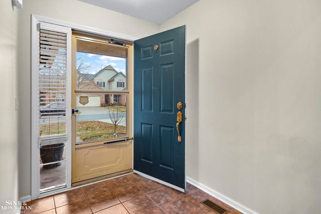 8136 Springdale Drive, White Lake, MI 48386