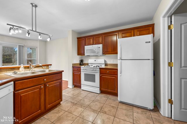 8136 Springdale Drive, White Lake, MI 48386