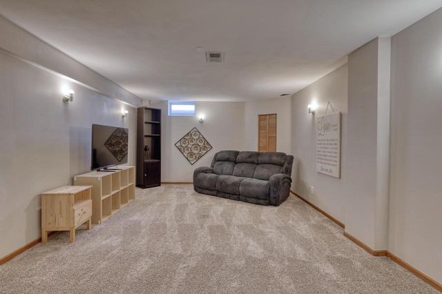 N29W26677 Peterson DRIVE, Pewaukee, WI 53072